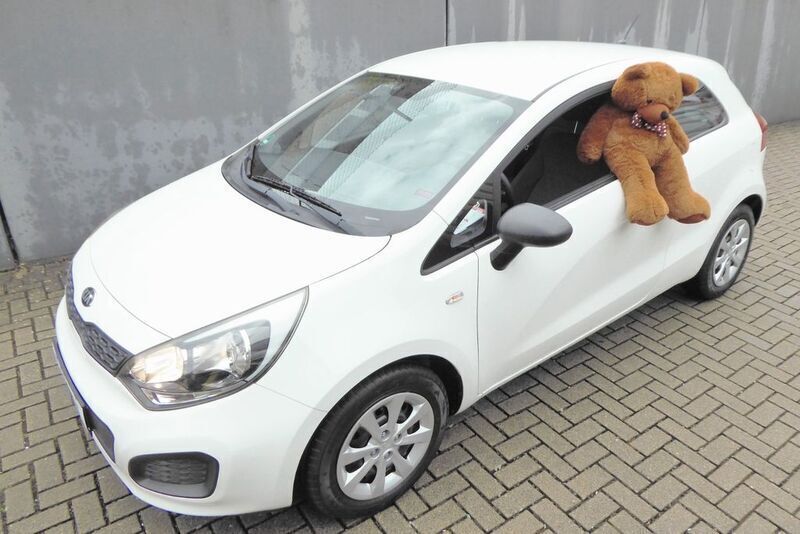 Weiß Gebraucht 2013 Kia Rio Kleinwagen | 6.912 € (Fairer Preis) - Bild 1/4