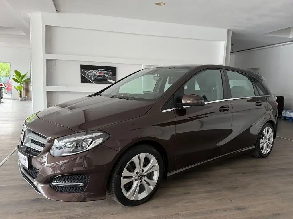 Gebraucht Mercedes B220 Urban 177 PS (130 kW) 2017 Braun Kleinwagen