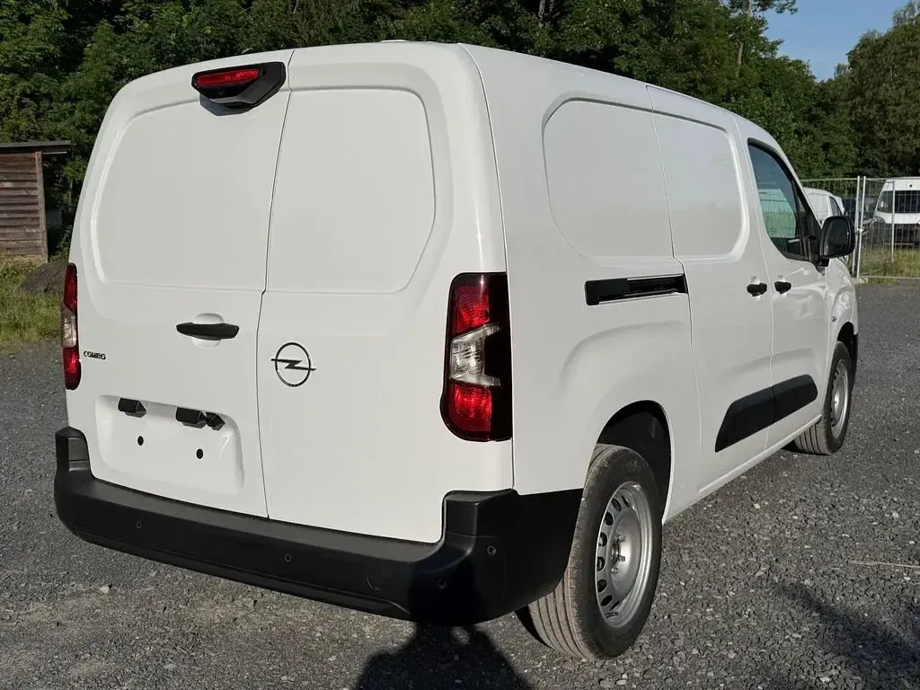 Neu Opel Combo 131 PS (96 kW) 2026 Weiss Van / Kleinbus