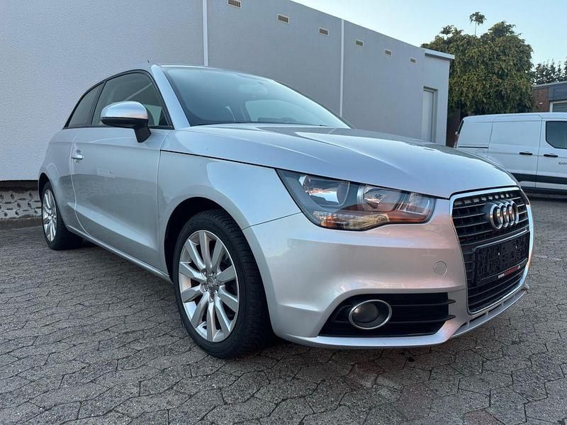 Second-hand Audi A1 105 CP (77 kW) 2010 Argintiu Hatchback