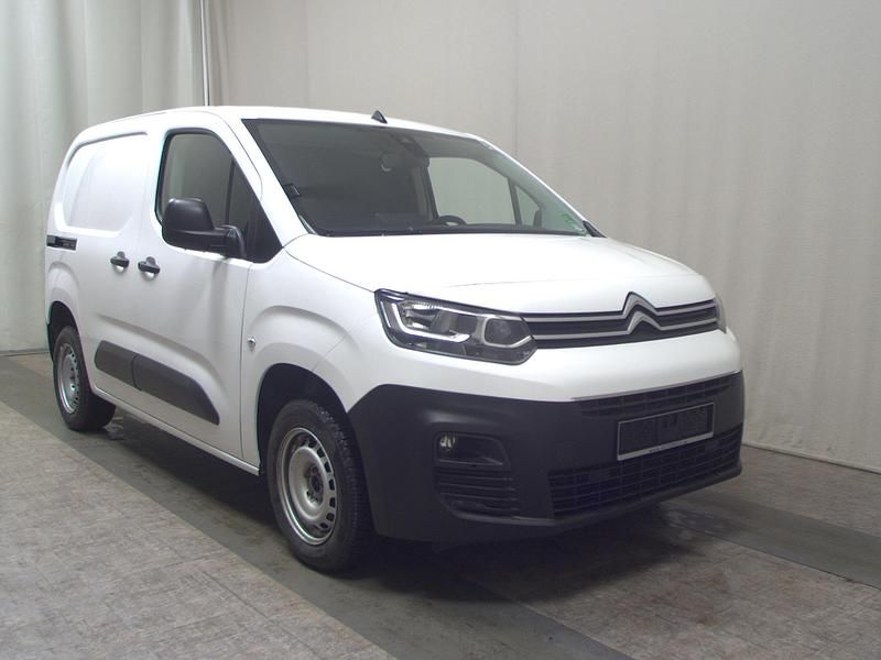 Gebraucht Citroën Berlingo 102 PS (75 kW) 2022 Lack weiss banquise/deckende lackierung Van / Kleinbus