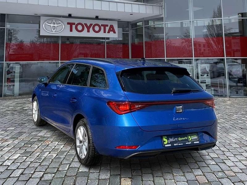 Second-hand Seat Leon Style 150 CP (110 kW) 2025 Albastru Break