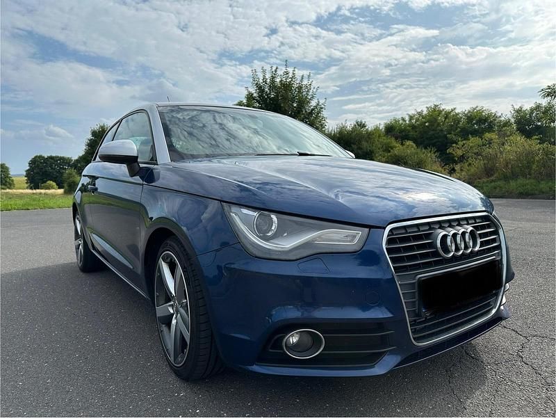 Blau Gebraucht 2011 Audi A1 Kleinwagen | 4.000 € (Fairer Preis) - Bild 1/4