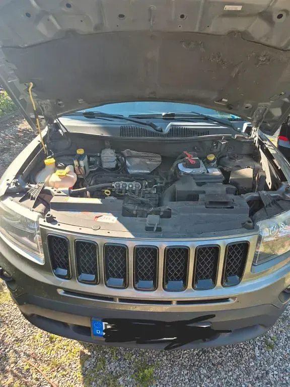 Gebraucht Jeep Compass Limited 156 PS (114 kW) 2012 Grau SUV