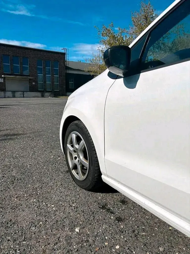 Gebraucht VW Polo 60 PS (44 kW) 2017 Weiß Kleinwagen
