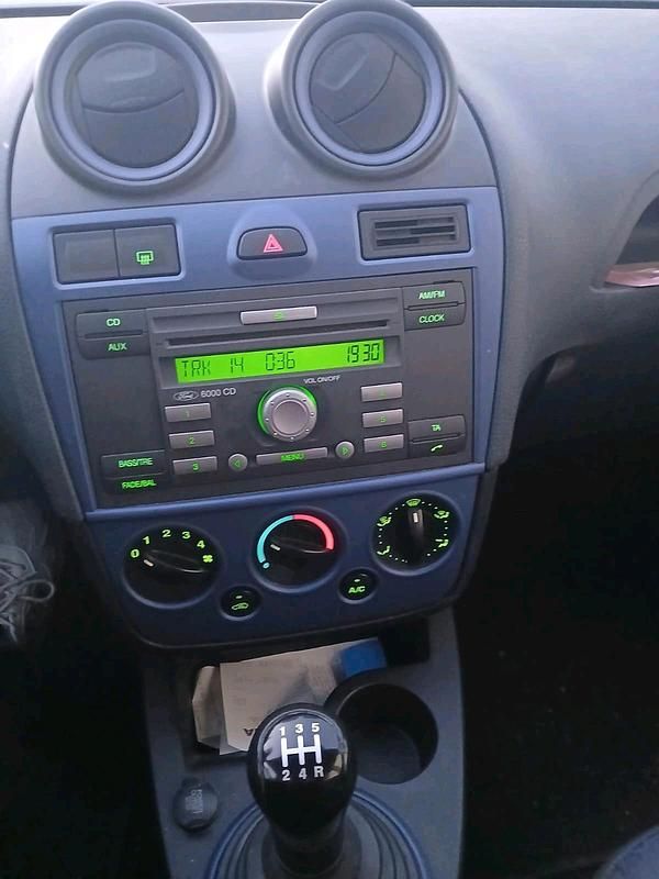 Gebraucht Ford Fiesta 60 PS (44 kW) 2008 Blau Kleinwagen