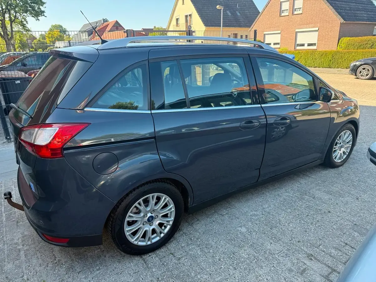 Gebraucht Ford Grand C-Max 116 PS (85 kW) 2011 Van / Kleinbus