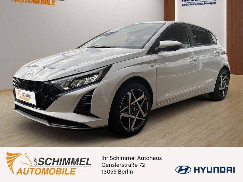 Weiß Gebraucht 2024 Hyundai i20 Prime Limousine | 21.925 € (Teuer) - Bild 1/4