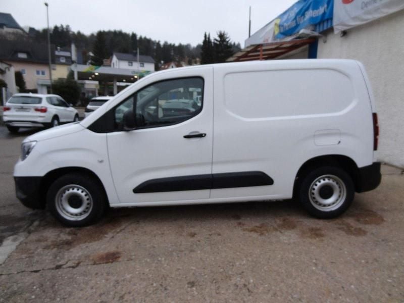 Gebraucht Opel Combo Selection 102 PS (75 kW) 2020 White jade Van / Kleinbus