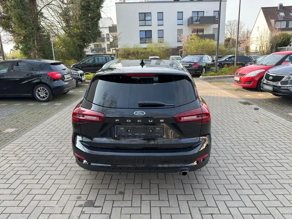 Gebraucht Ford Focus Titanium 116 PS (85 kW) 2025 Schwarz Kombi