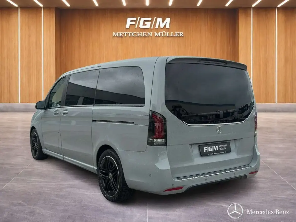 Gebraucht Mercedes V300 Avantgarde 237 PS (174 kW) 2025 Alpingrau Van / Kleinbus