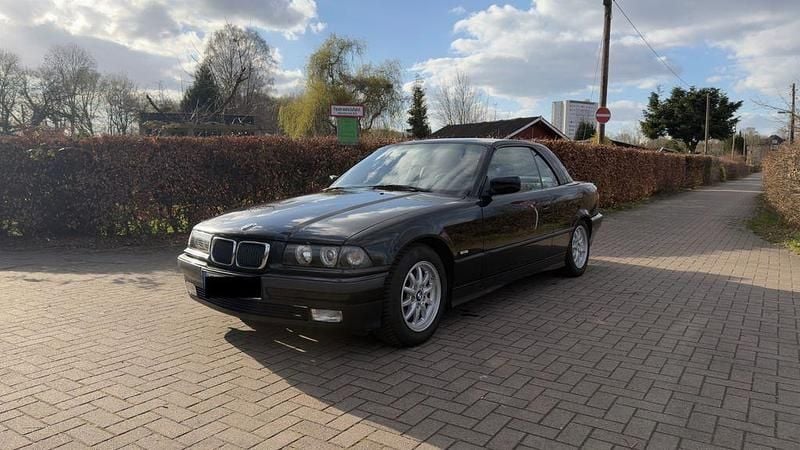 Gebraucht BMW 318 Cabriolet 116 PS (85 kW) 1997 Schwarz Cabrio