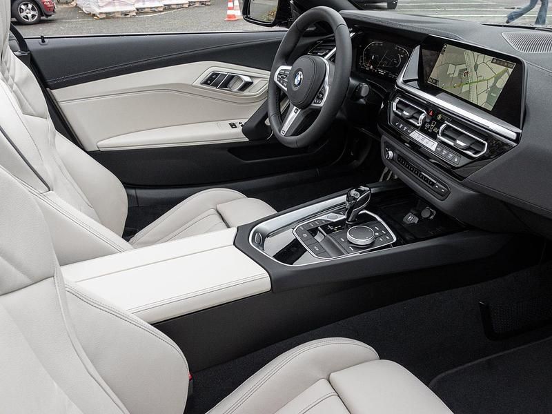 Neu BMW Z4 M Sport 197 PS (144 kW) 2025 Saphirschwarz Cabrio