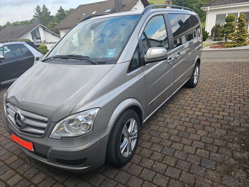 Grau Gebraucht 2012 Mercedes Viano Van / Kleinbus | 20.500 € (Etwas zu teuer) - Bild 1/4