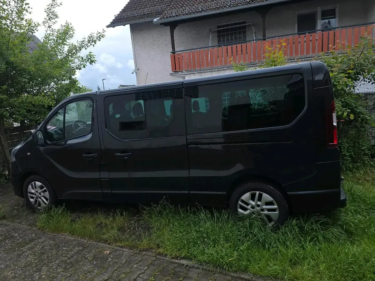 Gebraucht Opel Vivaro 2017 Schwarz Van / Kleinbus