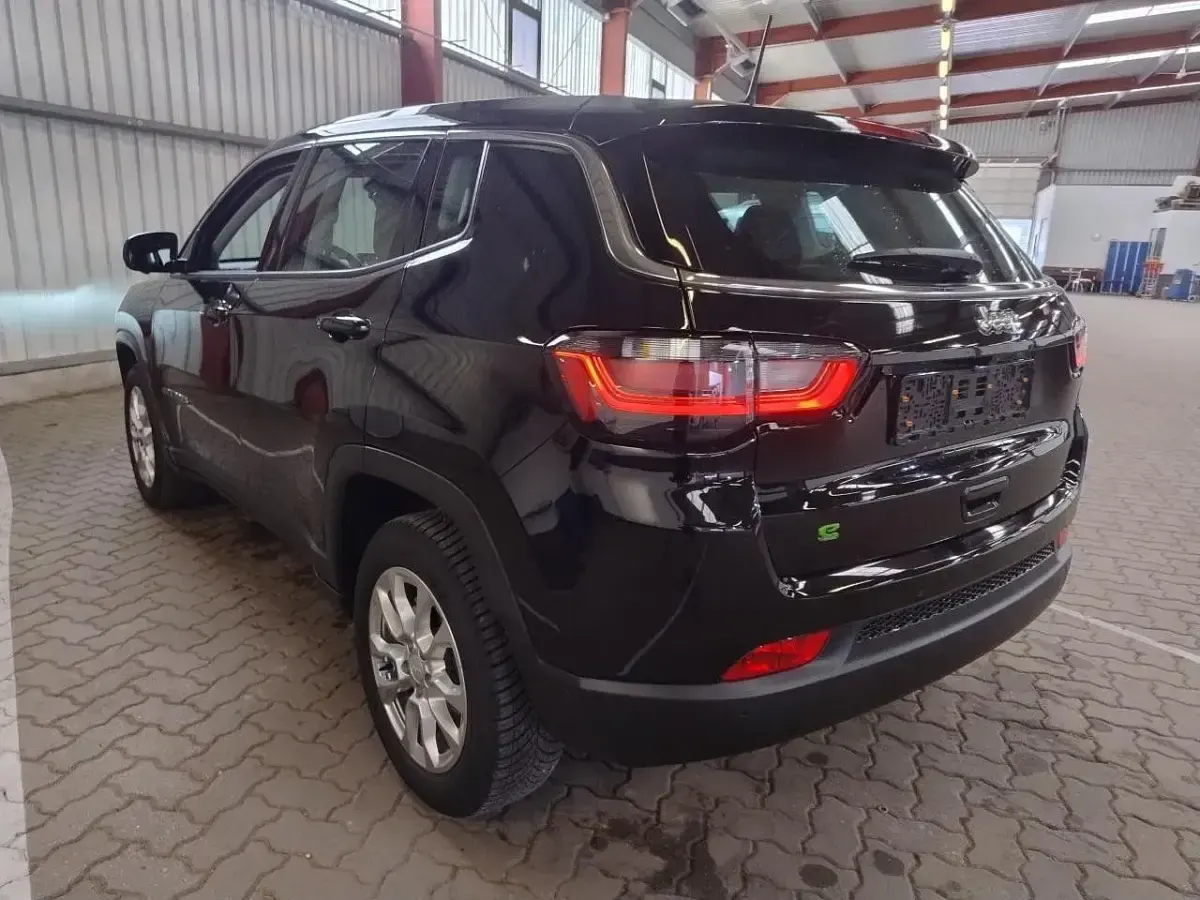 Gebraucht Jeep Compass Altitude 131 PS (96 kW) 2024 Schwarz SUV