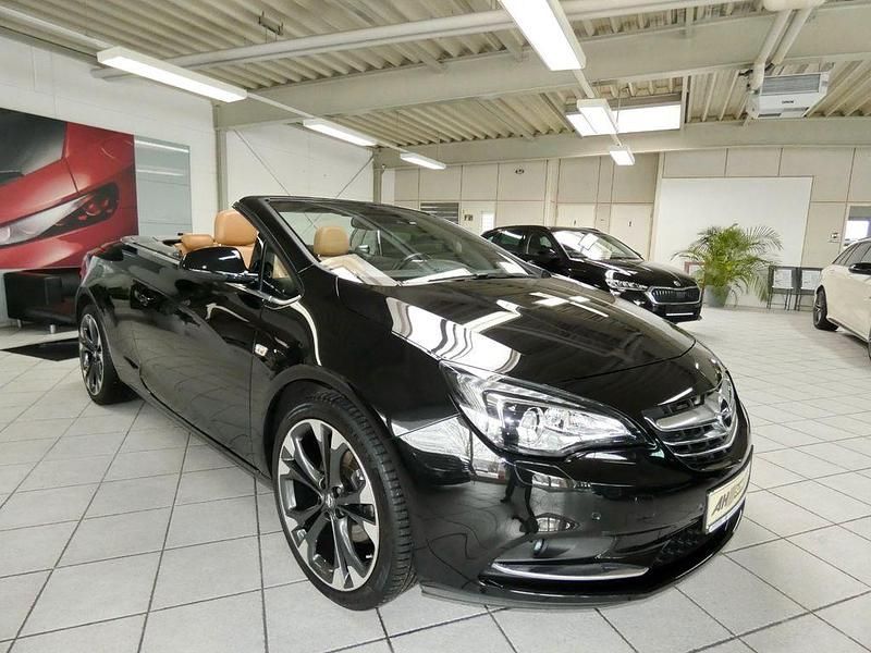 Gebraucht Opel Cascada Ultimate 140 PS (102 kW) 2018 Schwarz Cabrio