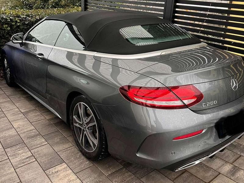 Grau Gebraucht 2019 Mercedes C200 Cabrio | 29.900 € (Fairer Preis) - Bild 1/4