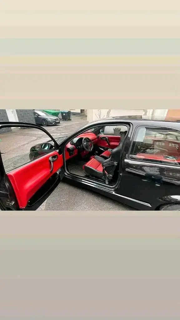 Second-hand Opel Corsa 90 CP (66 kW) 1995 Negru Hatchback