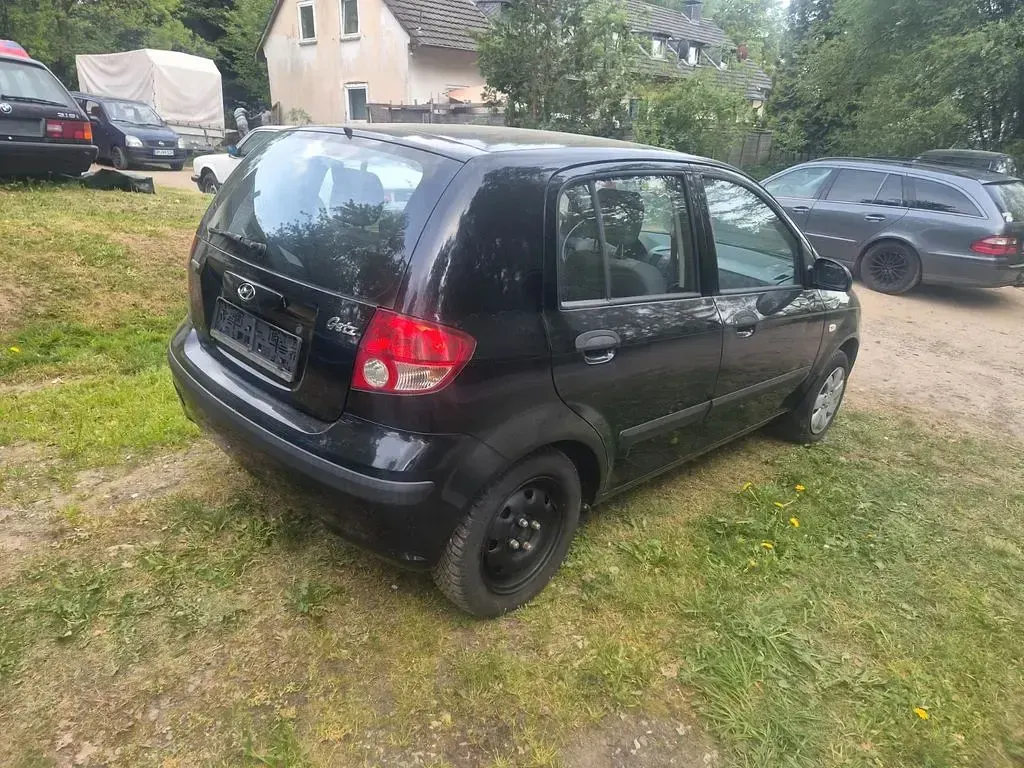 Second-hand Hyundai Getz 86 CP (63 kW) 2005 Negru Hatchback