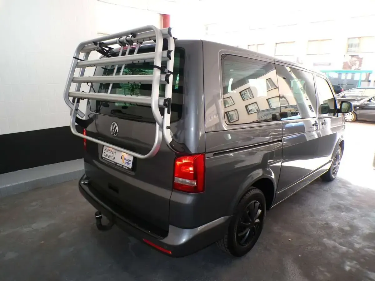 Gebraucht VW Multivan Startline 140 PS (102 kW) 2014 Natural grey metallic Van / Kleinbus