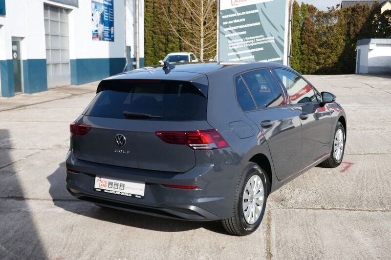 Gebraucht VW Golf VIII 90 PS (66 kW) 2022 Uranograu Limousine