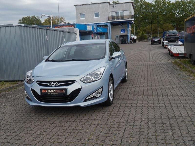 Blau Gebraucht 2013 Hyundai i40 Comfort Limousine | 6.290 € (Guter Preis) - Bild 1/4