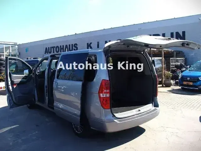 Gebraucht Hyundai H-1 Premium 170 PS (125 kW) 2017 Grau Van / Kleinbus