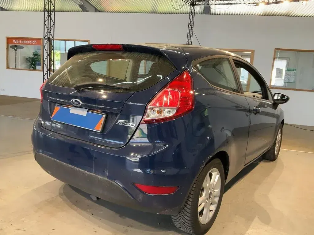 Gebraucht Ford Fiesta Trend 60 PS (44 kW) 2016 Blau Kleinwagen