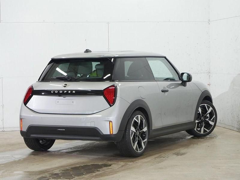 Gebraucht Mini Cooper Classic 156 PS (114 kW) 2025 Silber Kleinwagen