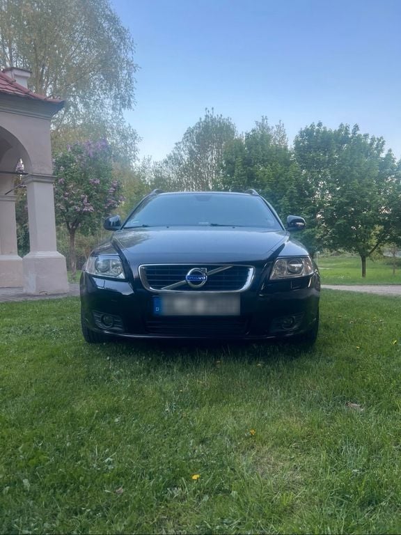 Schwarz Gebraucht 2011 Volvo V50 Kombi | 6.500 € (Teuer) - Bild 1/4