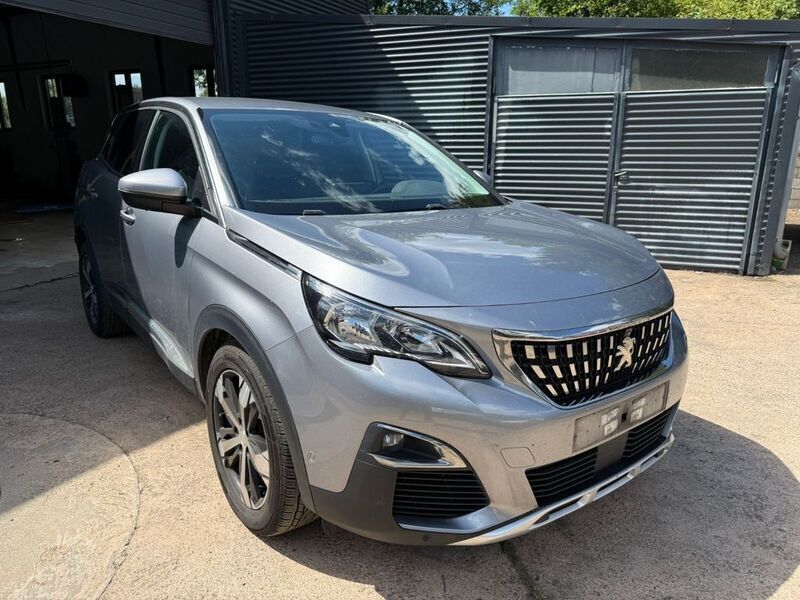 Grau Gebraucht 2017 Peugeot 3008 Allure SUV | 11.950 € (Guter Preis) - Bild 1/4