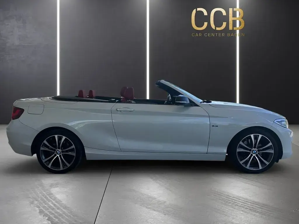 Gebraucht BMW 220 Sport Line 190 PS (139 kW) 2015 Weiß Cabrio