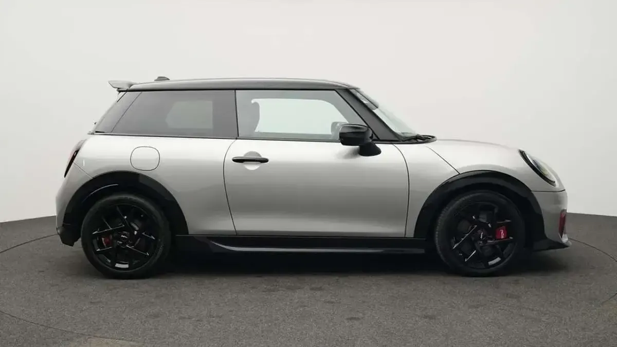 Używany Mini John Cooper Works 231 KM (169 kW) 2025 Szary Hatchback
