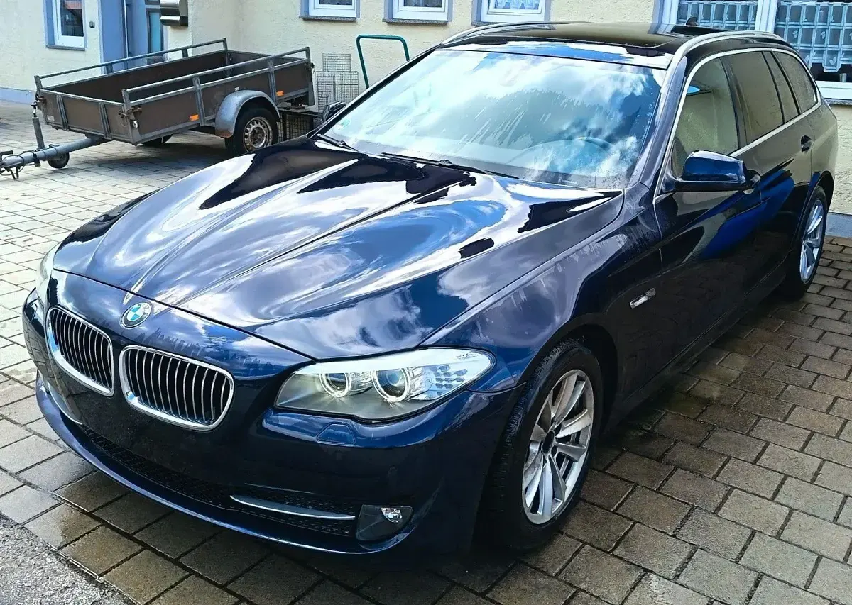 Gebraucht BMW 525 204 PS (150 kW) 2011 Blau Kombi