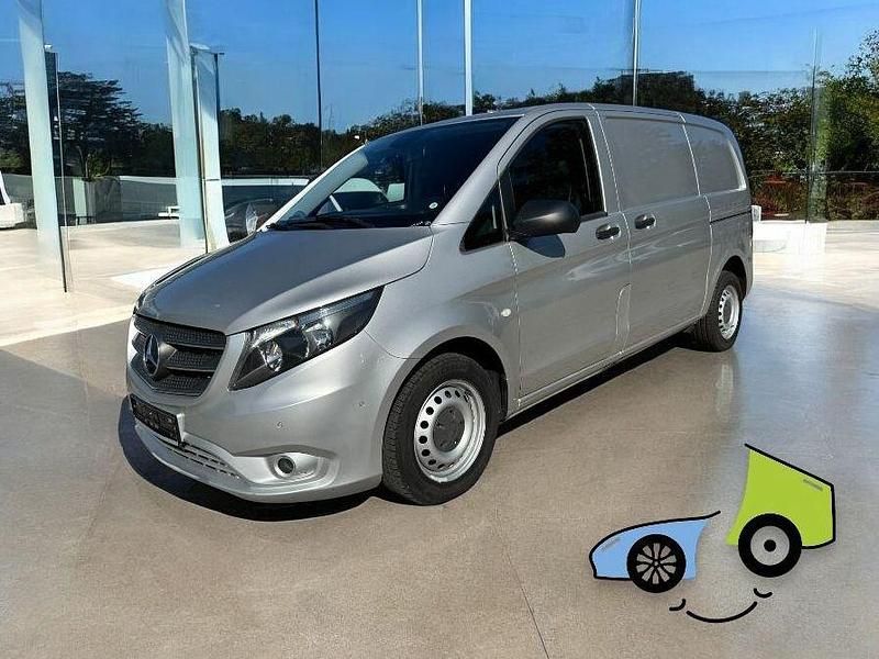 Silber Gebraucht 2019 Mercedes Vito Van / Kleinbus | 21.600 € (Fairer Preis) - Bild 1/4