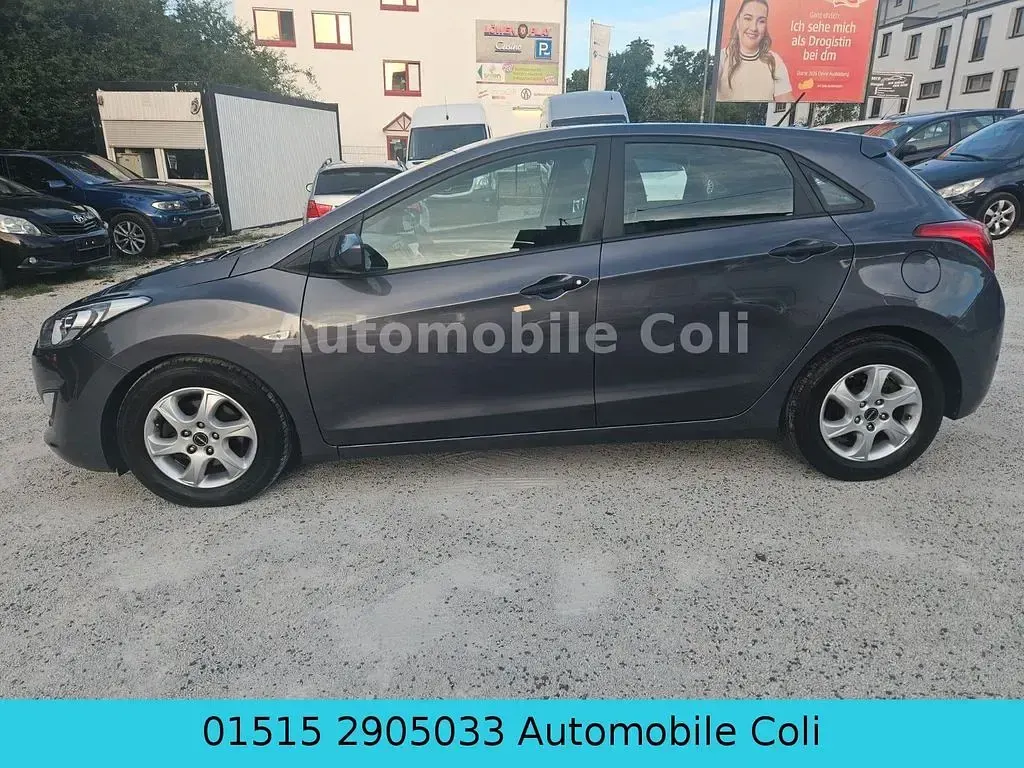 Gebraucht Hyundai i30 Edition+ 135 PS (99 kW) 2016 Grau Limousine