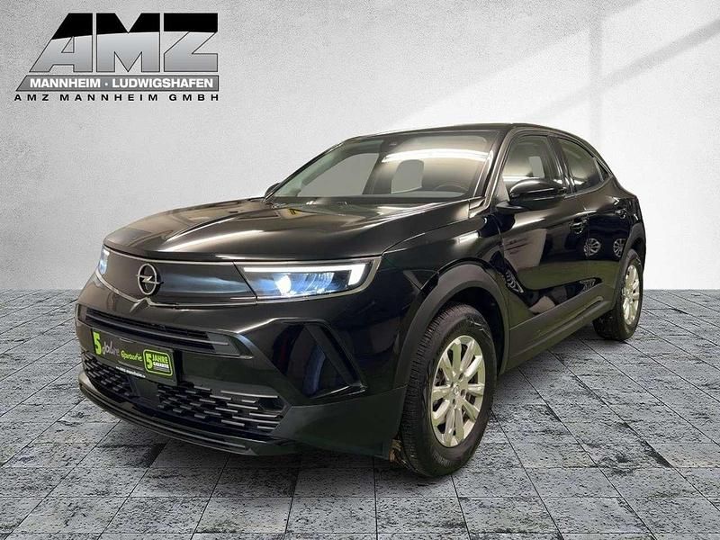 Gebraucht Opel Mokka-e Edition 100 kW (136 PS) 2023 Lackierung schwarz perla nera/ SUV