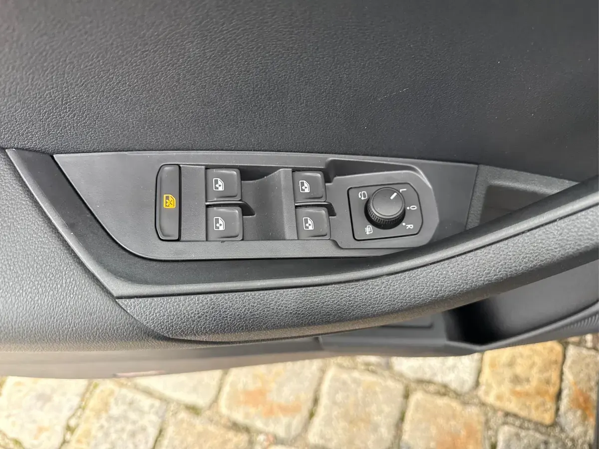 Neu Skoda Karoq Selection 150 PS (110 kW) 2026 Smokey diomond metallic SUV
