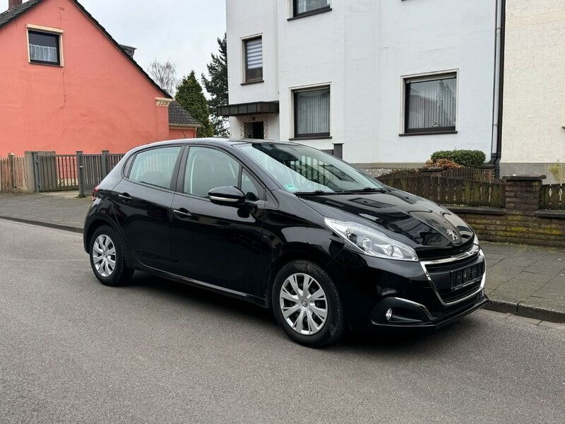 Schwarz Gebraucht 2018 Peugeot 208 Active Kleinwagen | 8.250 € (Fairer Preis) - Bild 1/4