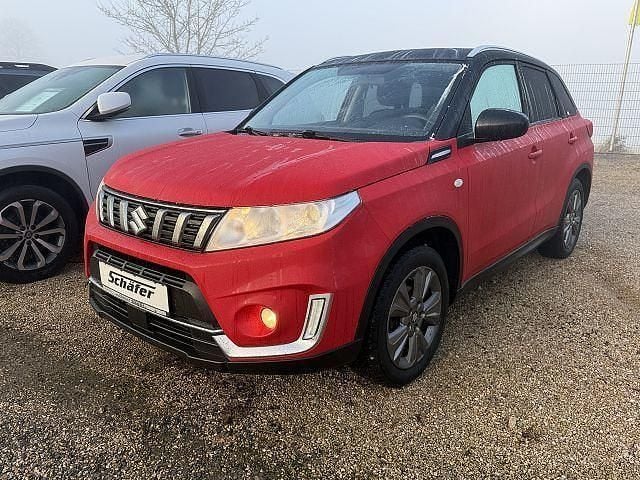 Rot Gebraucht 2020 Suzuki Vitara Club SUV | 11.790 € (Superpreis) - Bild 1/4