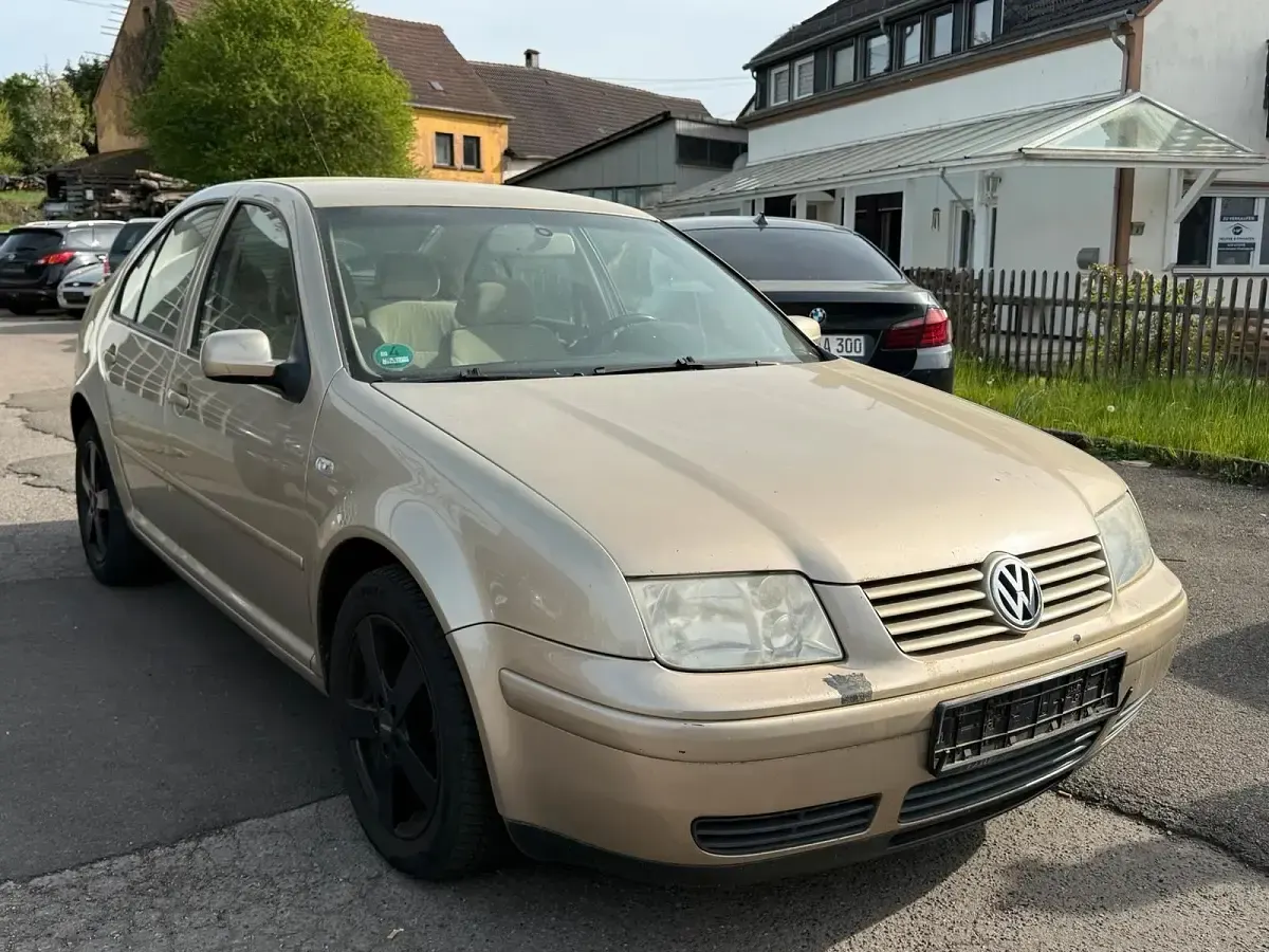 Second-hand VW Bora 110 CP (80 kW) 2003 Berlinǎ