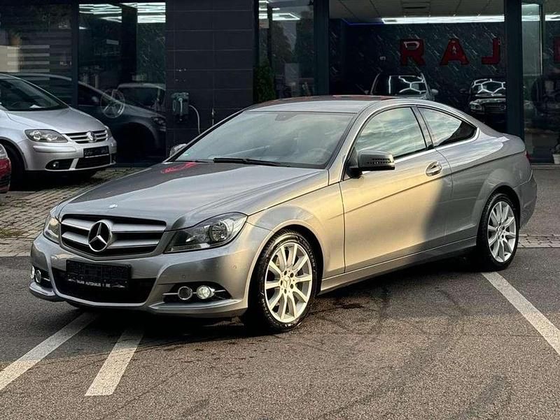 Grau Gebraucht 2012 Mercedes C200 Coupé | 9.999 € (Guter Preis) - Bild 1/4