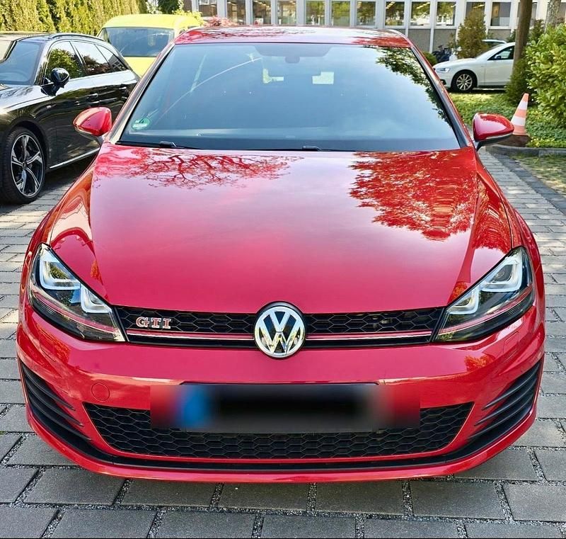 Rot Gebraucht 2015 VW Golf VII GTI Limousine | 15.890 € (Fairer Preis) - Bild 1/4