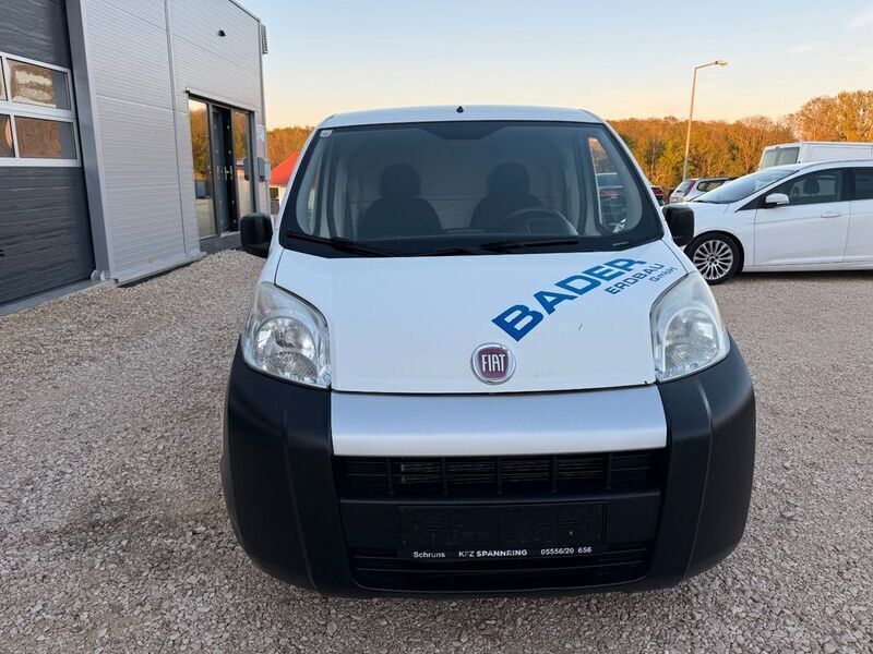 Weiß Gebraucht 2015 Fiat Fiorino Basis Van / Kleinbus | 5.890 € (Fairer Preis) - Bild 1/4