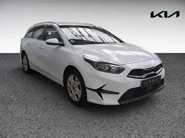 Gebraucht Kia Ceed Sportswagon Vision 140 PS (102 kW) 2025 Wd) cararraweiss (weiss Kombi