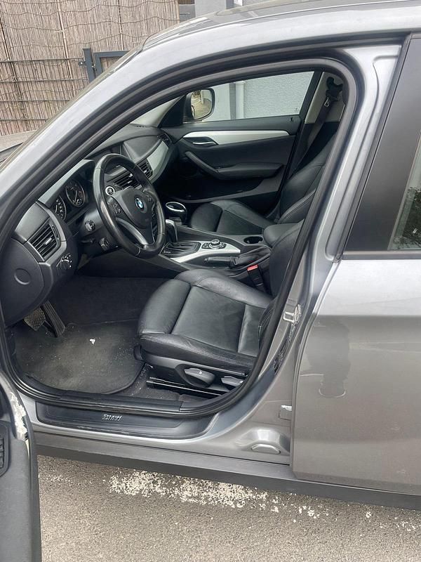 Gebraucht BMW X1 177 PS (130 kW) 2012 Grau SUV