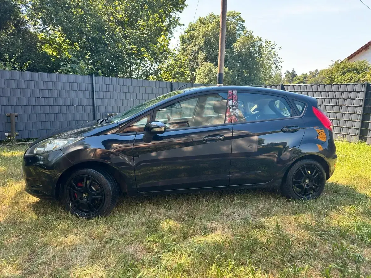Gebraucht Ford Fiesta 85 PS (62 kW) 2009 Schwarz Kleinwagen