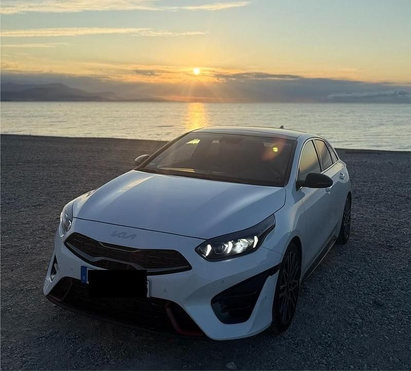 Weiß Gebraucht 2023 Kia ProCeed Kombi | 29.500 € (Fairer Preis) - Bild 1/4