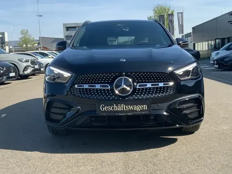 Gebraucht Mercedes GLA200 AMG 150 PS (110 kW) 2026 Schwarz SUV